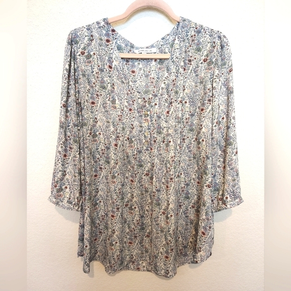 Blouse Bundle Rose + Olive And Simply Emma Purple and Cream Floral Tops - Picture 3 of 5